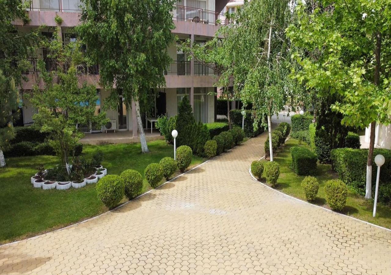 Charis Cozy Family Apart At Sun Village Complex Close To The Beach Sunny Beach Exterior photo